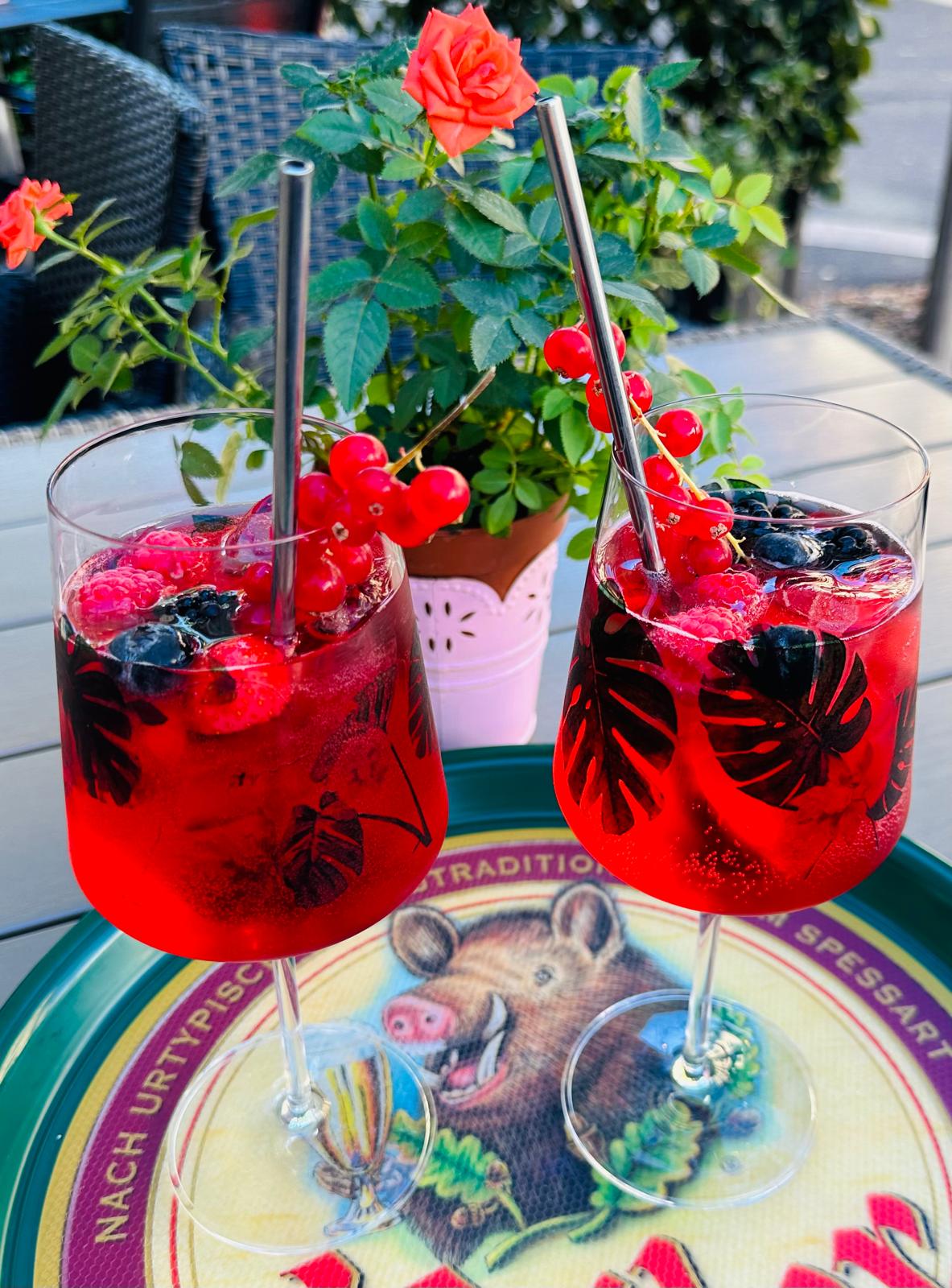 Cocktails mit Rosen