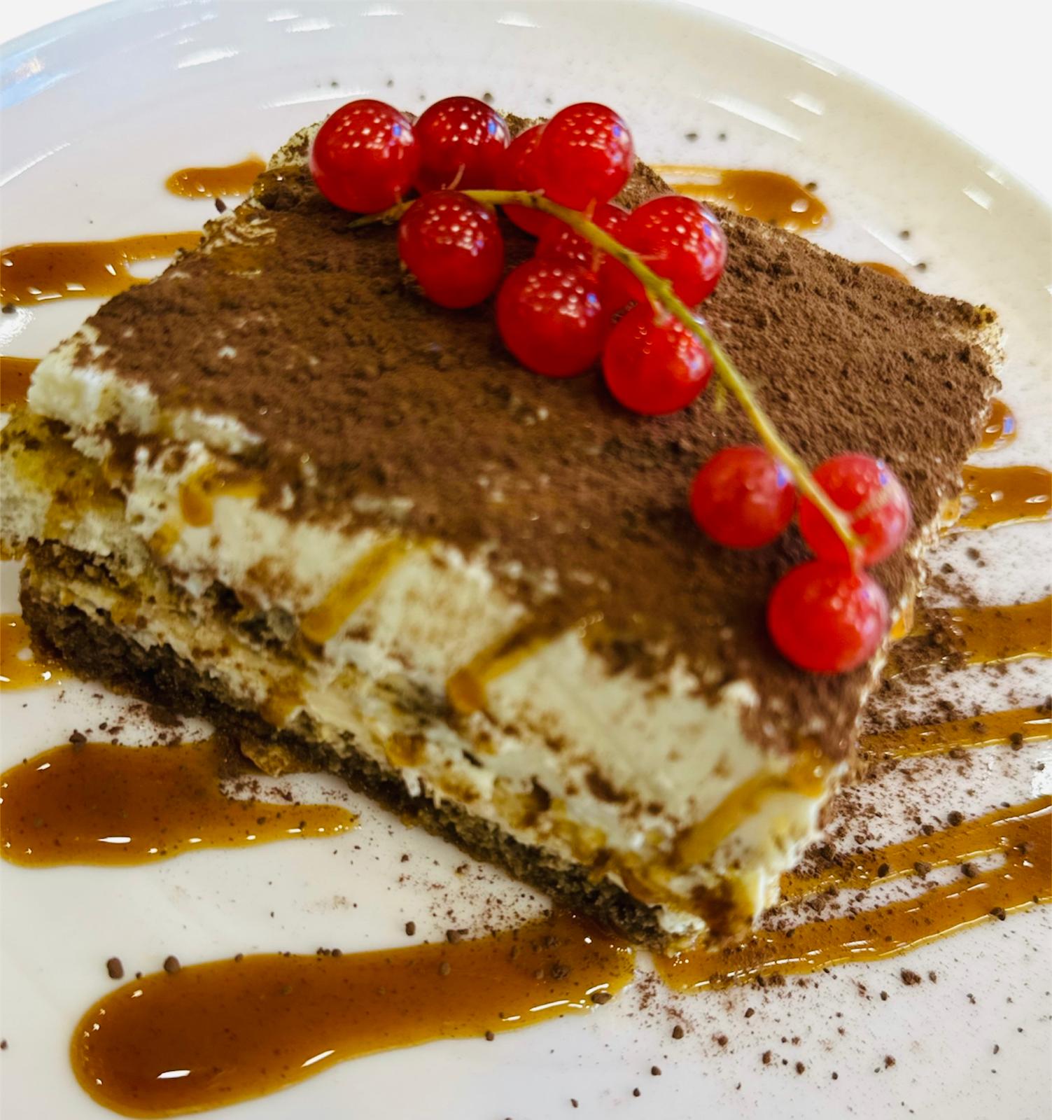 Tiramisù mit Johannisbeeren